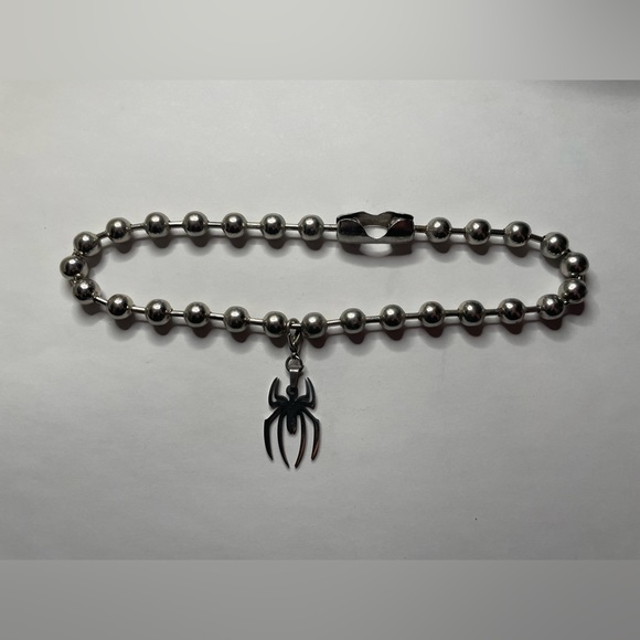 Spider Choker 🕷️🕸️🤍 - Picture 1 of 1